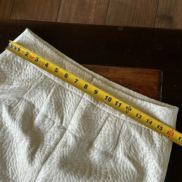 Ann Taylor Loft embossed skirt size 6 EUC - Picture 7 of 9